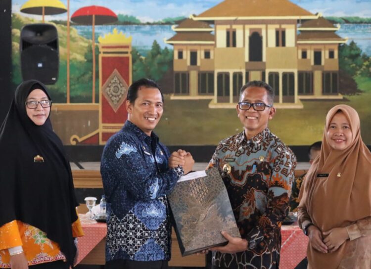 Suwandi Dilantik Asisten Walikota, Deddy Hasmara Jabat Plt Kadisdik Metro