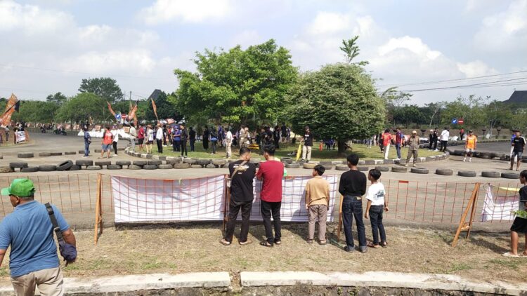 Perdana Bupati Cup Race Dan UMKM Menuai Kritikan, Warga Diminta Bayar 25 Ribu