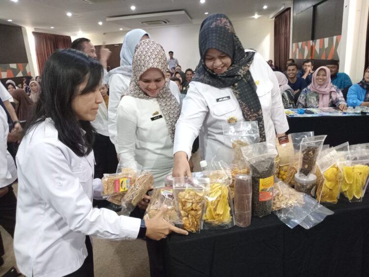 Pelaku Industri Rumah Tangga Pangan di Pringsewu Ikuti Bimtek Keamanan Pangan