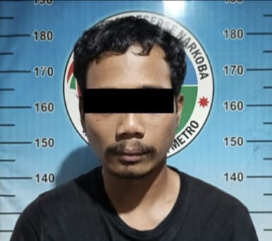 Miliki 10,9 Tembakau Gorilla dan Alat Timbang, Tersangka FP Diamankan di Mapolres Metro