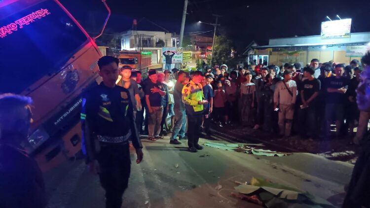 Truk Fuso Mundur di Tanjakan, Istri Tewas Suami Luka-Luka di Pringsewu