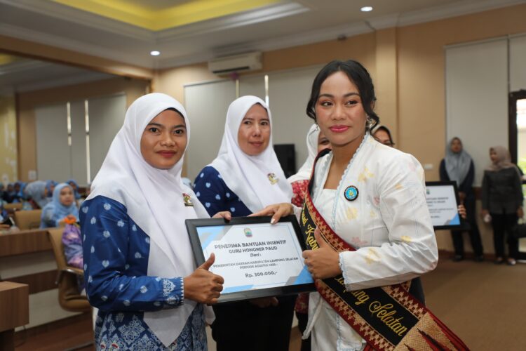 Dikemas Lokakarya, Zita Anjani melantik bunda PAUD se Kecamatan Lampung Selatan