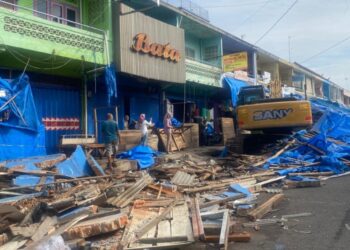 Porak Poranda, Pasar Dekon Kotabumi Akhirnya Dibongkar