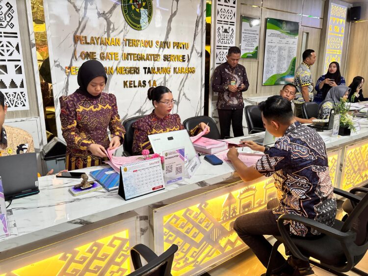 Kejari Pringsewu Limpahkan Perkara Tipikor Penyaluran Kredit BRI ke PN Tanjung Karang