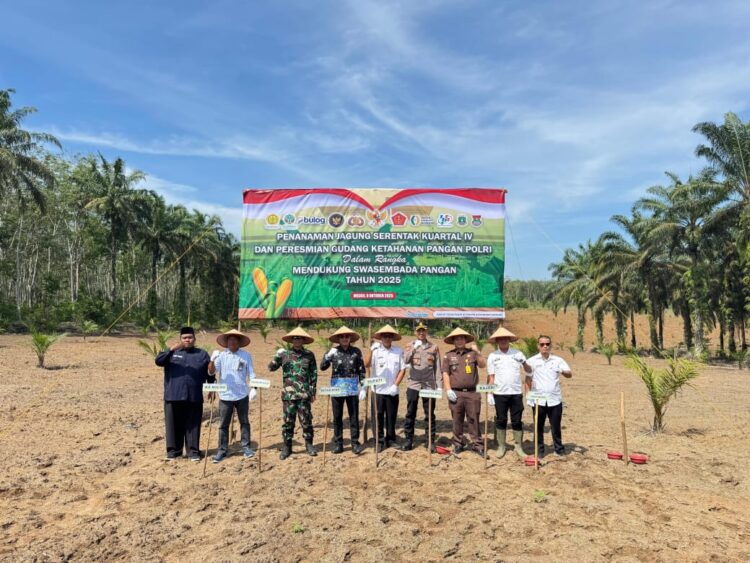 Polres Mesuji Lakukan Penanaman Jagung Serentak Kuartal IV dan Peresmian Gudang Ketahanan Pangan Polri Secara Virtual
