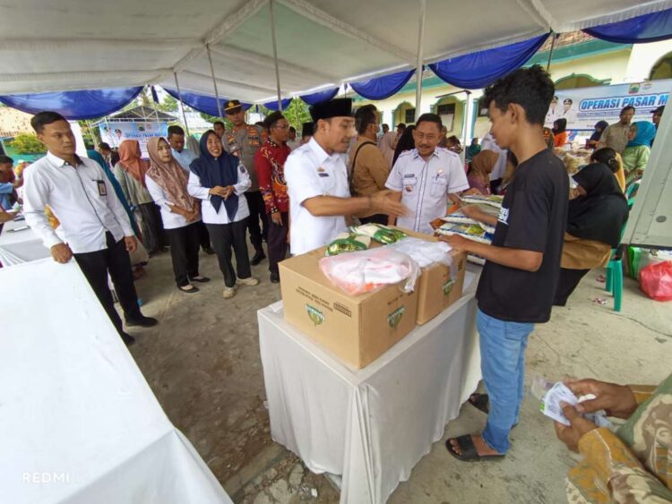 Strategi pengendalian inflasi dan stabilisasi harga pangan, Wakil Bupati buka Operasi Pasar Murah
