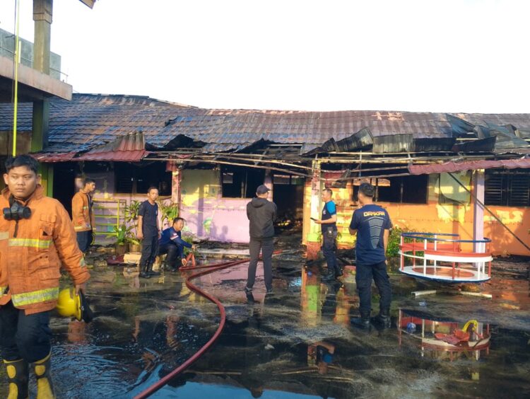 TK Khodijah Hangus Terbakar, Kerugian Ditaksir Capai Ratusan Juta Rupiah ‎