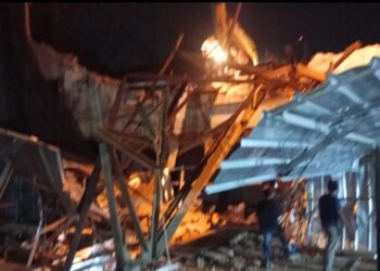 Auning Pedagang Pasar Dekon, Hancur Ditimpa Runtuhan Gedung Eks Bioskop Kotabumi
