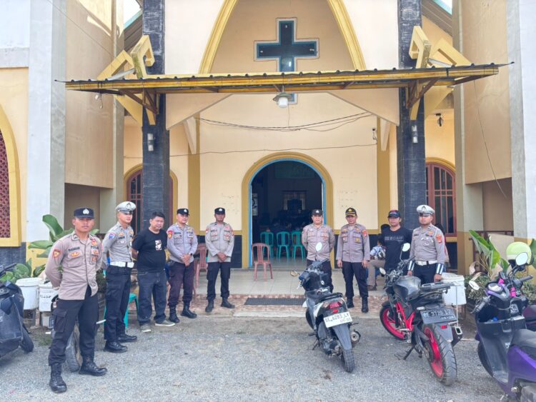 Kompi Siaga Regu II Polres Mesuji Jaga Umat Kristiani Beribadah