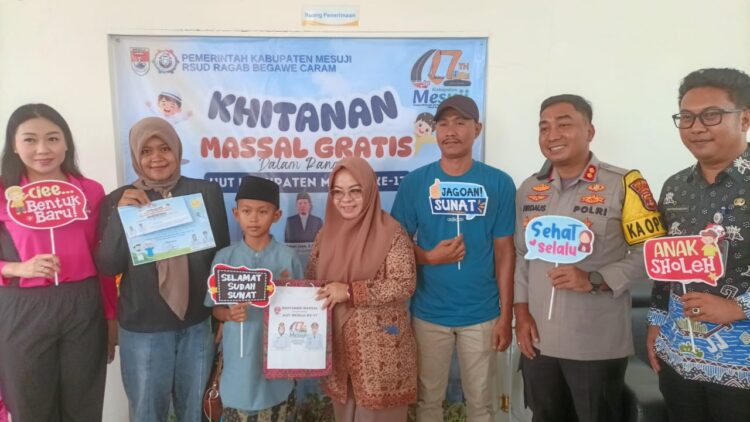 Kado HUT ke-17 Mesuji, 325 Anak Di Khitan Gratis