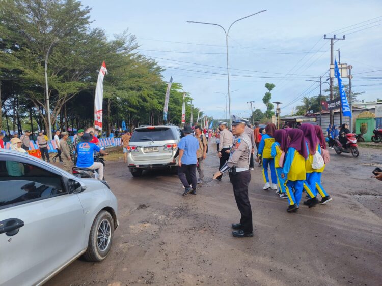 Polres Mesuji Lakukan Pengamanan Ribuan Peserta Jalan Sehat HUT Mesuji