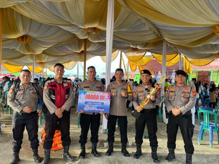 Polres Mesuji Raih Juara III Lomba Perahu Hias HUT Kabupaten Mesuji