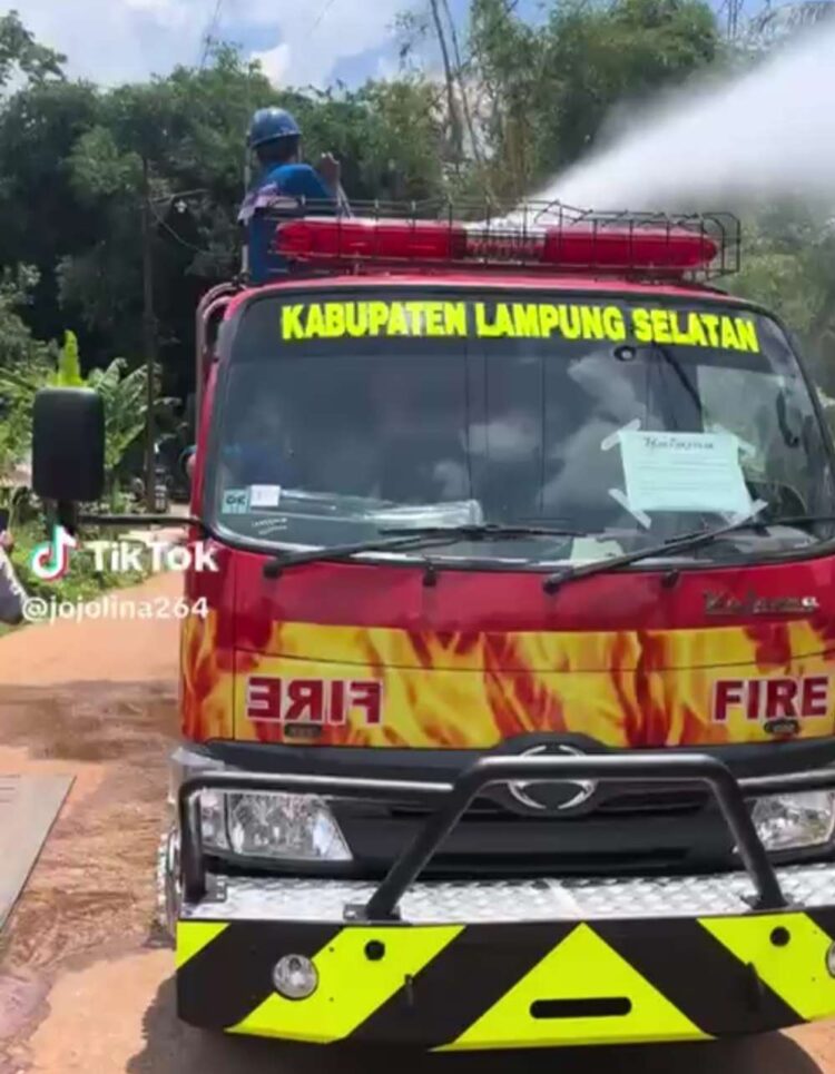 Damkarmat Lamsel, Punya Randis Taktis Pemadam Kebakaran Baru. Ini fungsinya..!