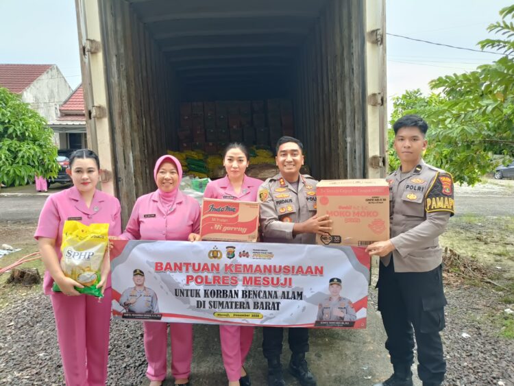 Kapolres Mesuji Lepas Bantuan Kemanusiaan Untuk Korban Bencana Alam di Sumbar
