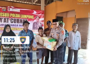 Gelar Jumat Curhat, Polres Mesuji Sampaikan Pesan Kamtibmas dan Bagikan Sembako