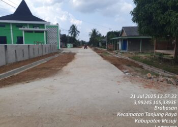 Sugiono Targetkan Semua Akses Jalan Desanya Akan di Rabat Beton