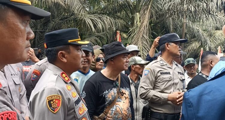 Jaga Kondusifitas, Kapolres Mesuji Turun Langsung Kawal Aksi Damai Warga di PT PAL