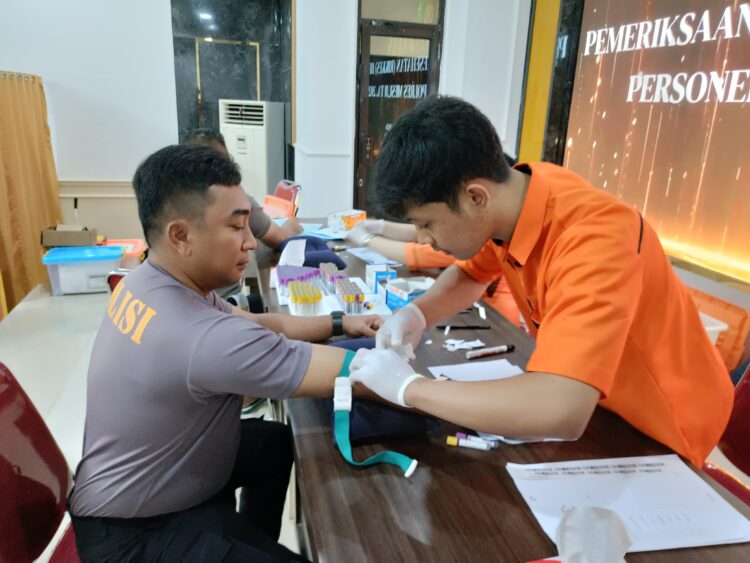 Jaga Kondisi Fisik, Personel Polres Mesuji Lakukan Pengecekan Kesehatan Berkala