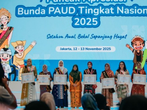 Bunda PAUD Lampung Batin Wulan Raih Penghargaan Nasional: Komitmen Nyata untuk Anak Usia Dini