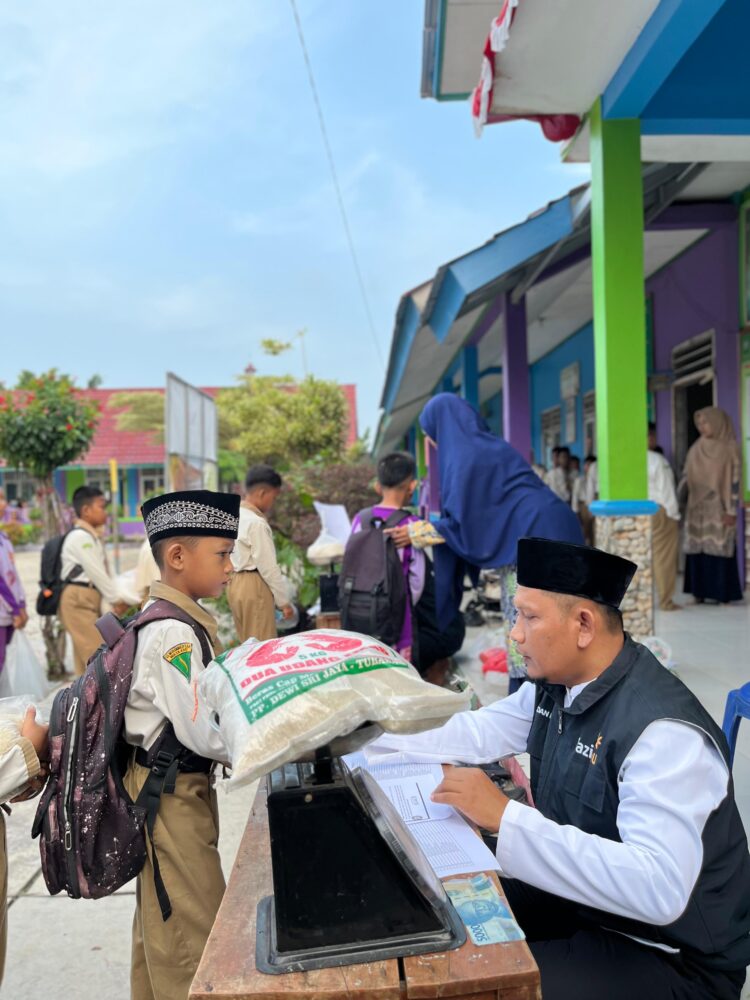 Ratusan Siswa Muhammadiyah Mulya Asri Praktik Langsung Pembayaran Zakat Fitrah Di Lazismu