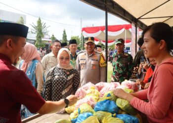 Tekan Inflasi Jelang Idul Fitri, Polres Mesuji Gelar Gerakan Pangan Murah di Pasar Simpang Pematang