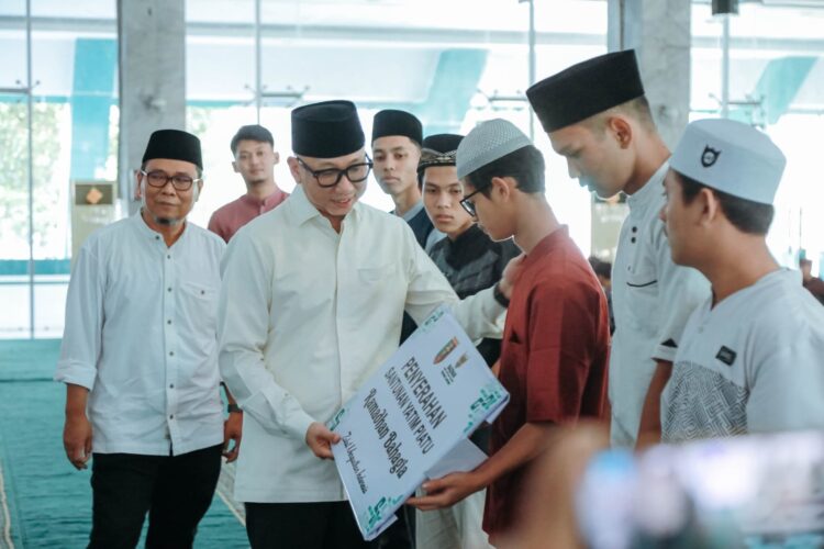 Iktikaf dan Pesantren Kilat Siswa SMA/SMK se-Kota Bandarlampung, Gubernur Rahmat Mirzani Djausal Dorong Pembangunan Karakter dan Kualitas Akhlak Generasi Muda