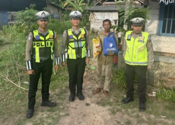 Jajaran Sat Lantas Polres Mesuji Tebar Kebaikan, Bagikan Sembako Kepada Anak Yatim