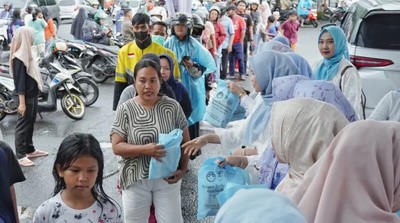Hujan Bukan Halangan Berbagi Takjil