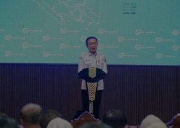 Tinjau Ruas Strategis di Jatimulyo, Gubernur Dorong Normalisasi Drainase dan Perbaikan Jalan