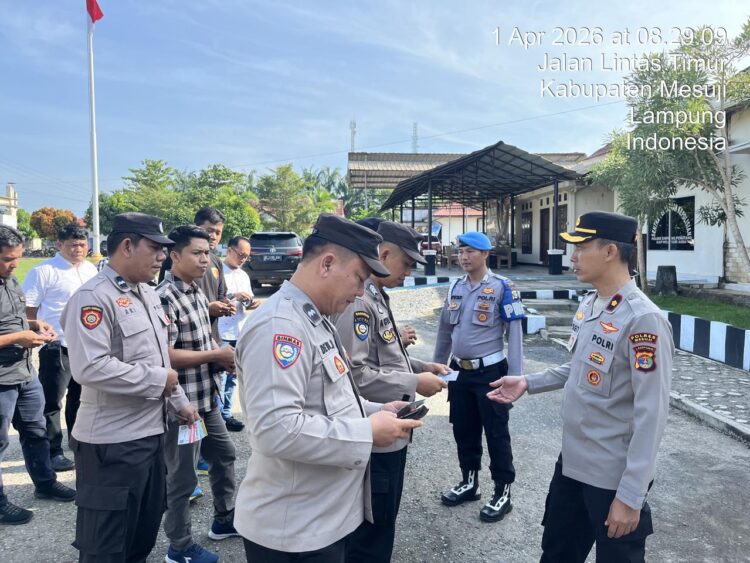 Tingkatkan Kedispilinan Anggota, Waka Polres Mesuji Lakukan Sidak di Dua Polsek