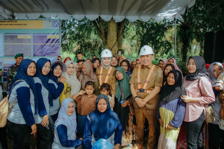 Warga Transmigran di Tulang Bawang Ucapkan Syukur atas Perbaikan Ruas Jalan Gedong Aji–Umbul Mesir: Terima Kasih Pak Gubernur Mirza dan Ibu Wagub Jihan Nurlela