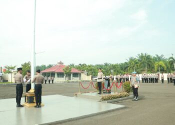 Polres Mesuji Melaksanakan Upacara Hari Kesadaran Nasional dilanjutkan pemberian Reward & punishment (PTDH)