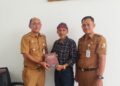 Perpustakaan Tubaba Terima Hibah Buku Pseudo Domocracy Dari Alumni Unila