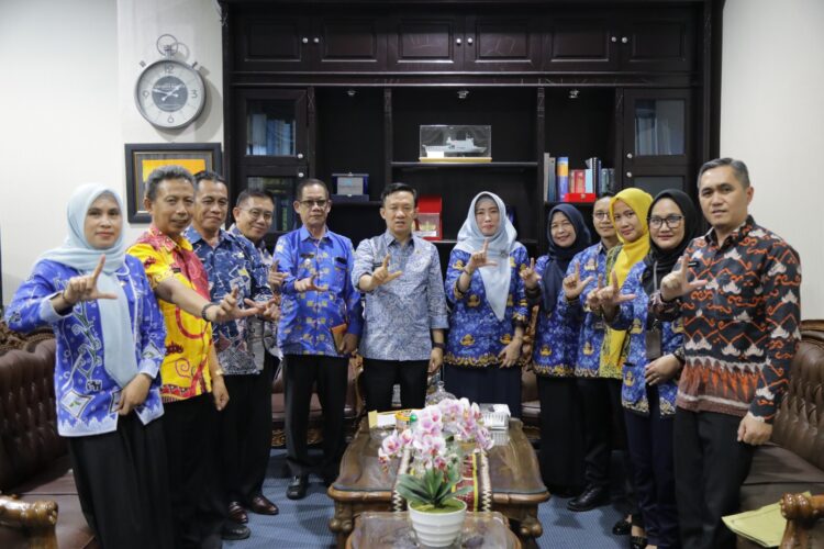 Sekdaprov Marindo Kurniawan Dukung Penuh 5 Inisiatif Strategis yang Dipaparkan Kepala Perwakilan BKKBN Provinsi Lampung Soetriningsih untuk Percepatan Pembangunan Keluarga Berkualitas dan Penurunan Stunting di Daerah