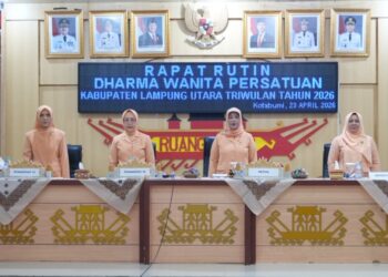 Dharma Wanita  Lampura Beri Bantuan Sosial Kepada Driver Dan Tenaga Kebersihan