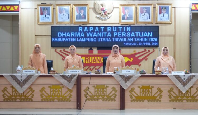 Dharma Wanita  Lampura Beri Bantuan Sosial Kepada Driver Dan Tenaga Kebersihan