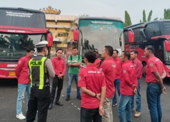 Polisi Menyapa, Satlantas Polres Lampura, Imbau Awak Bus Tertib Lalu lintas Utamakan Keselamatan