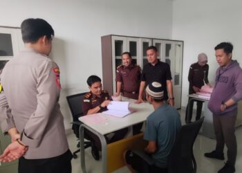 Berkas Lengkap, Penyidik Polsek Pringsewu Kota Limpahkan Tersangka Pencurian Mobil ke JPU