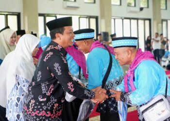 Ratusan Jamaah Calon Haji Kabupaten Pringsewu Resmi Diberangkatkan