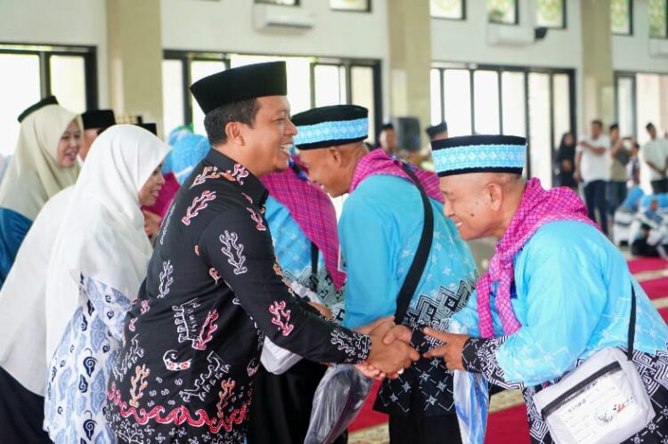 Ratusan Jamaah Calon Haji Kabupaten Pringsewu Resmi Diberangkatkan