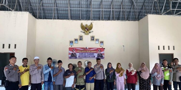 Gelar Jumat Curhat, Polres Mesuji Serap Aspirasi Masyarakat dan Salurkan Paket Sembako