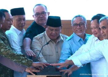 Sekdaprov Marindo Kurniawan Ikuti Prosesi Peresmian Operasionalisasi 1.061 Kopdes Merah Putih oleh Presiden Prabowo Subianto, Lampung Dukung Penuh Percepatan Pembentukan Kopdes melalui Pemanfaatan Aset Milik Pemda