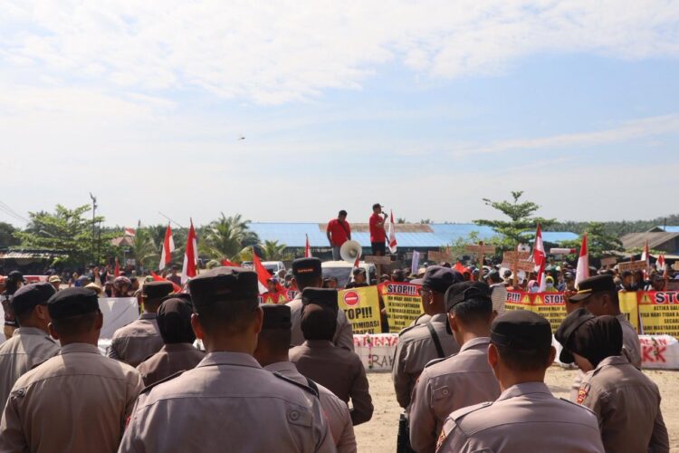 Polres Mesuji Kawal Aksi Damai Masyarakat 8 Desa di PT PAL