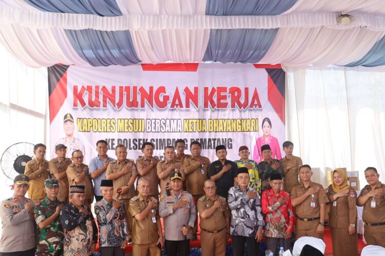 Kunker ke Mapolsek Simpang Pematang, Kapolres Tekankan Jaga Sinergitas Polri dan Bhayangkari