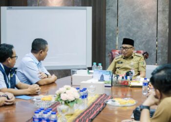 Gubernur Rahmat Mirzani Djausal Dukung Penuh Penyusunan Roadmap Program PLN Masuk Desa yang Menargetkan Seluruh Desa di Provinsi Lampung Teraliri Listrik 100 Persen pada Tahun 2026