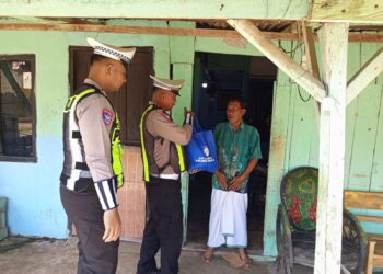 Tasi Berkah Satlantas Polres Mesuji Sasar Masyarakat Kurang Mampu