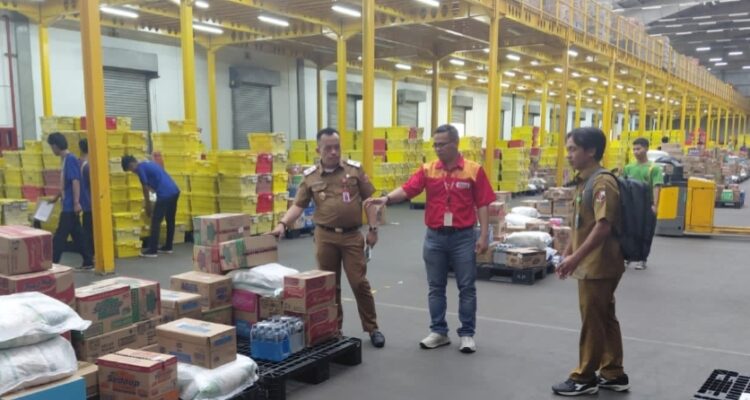 Kadis Perdagangan Lampura Sidak Gudang Alfamart Kotabumi