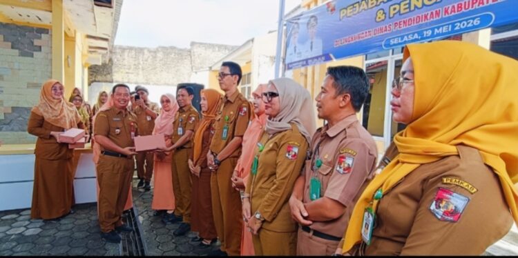 Haru.. Pisah Sambut Pejabat Disdik Lampura, Sukatno : Kita hanya Pindah Tugas, Silaturahmi Harus Tetap Terjalin