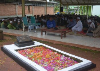 Milad ke-35 Pondok Darul Khair, Diisi Kegiatan Sosial, Tablig Akbar Dan Ziarah Kemakam KH .Abdul Syukur Syah ,