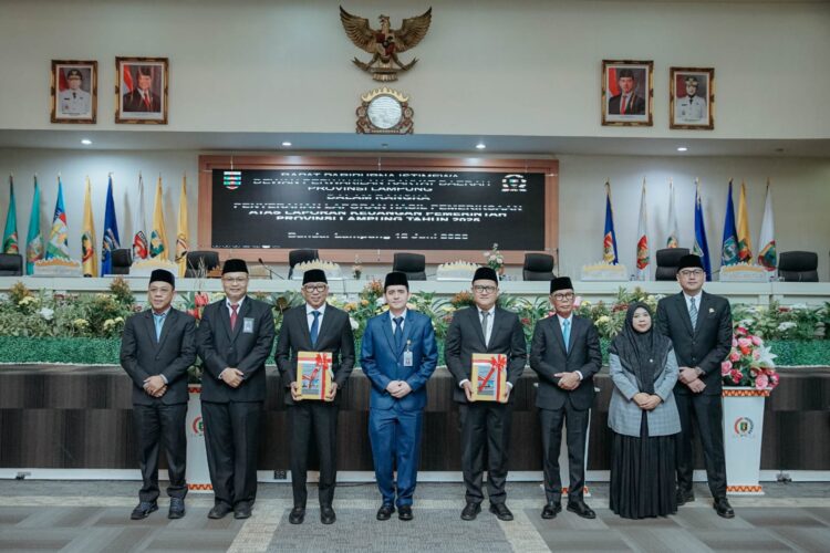 Hasil Kerja Keras Semua Pihak, Provinsi Lampung Kembali Raih Opini WTP, Gubernur Rahmat Mirzani Djausal Terima LHP atas Laporan Keuangan Tahun Anggaran 2025 yang Diserahkan BPK RI